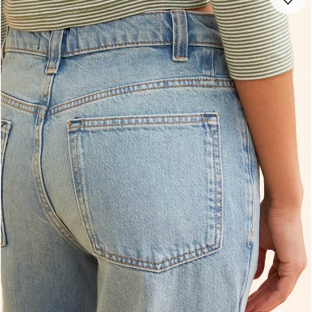 NWT We The Free Eden High Rise Slouchy Flare Jeans - Picture 3 of 4